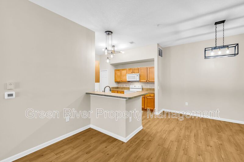 Spacious 2 Bedroom/2 Bathroom Condo in Gated Community with Pool property image