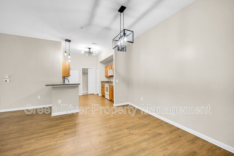 Spacious 2 Bedroom/2 Bathroom Condo in Gated Community with Pool property image