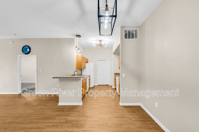 Spacious 2 Bedroom/2 Bathroom Condo in Gated Community with Pool property image