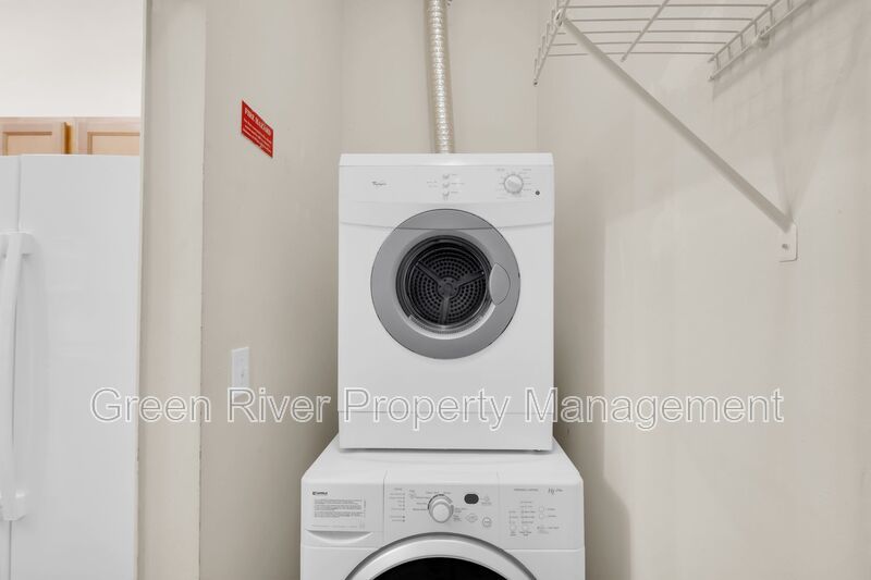 Spacious 2 Bedroom/2 Bathroom Condo in Gated Community with Pool property image