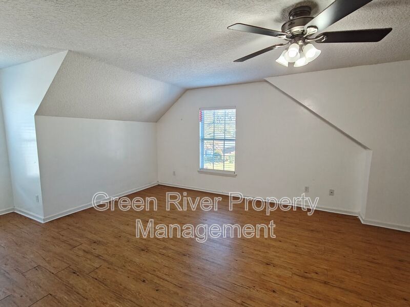 Spacious 5-Bedroom Home with Pond View & Resort-Style Amenities property image