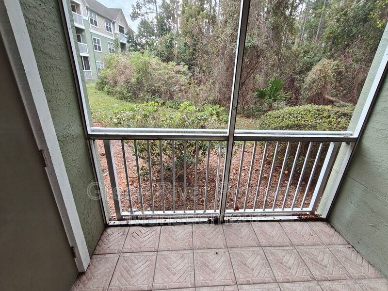 Beautiful 2 Bed / 2 Bath First-Floor Condo in Gated Community property image