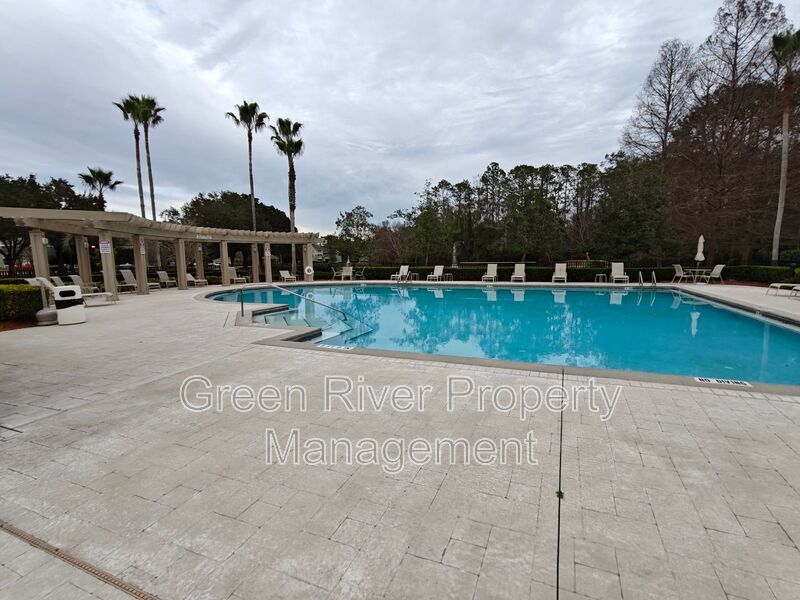 Beautiful 2 Bed / 2 Bath First-Floor Condo in Gated Community property image