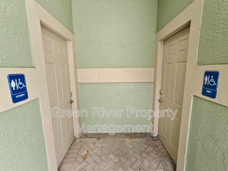 Beautiful 2 Bed / 2 Bath First-Floor Condo in Gated Community property image