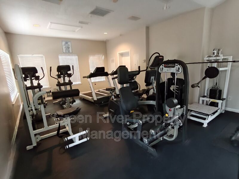 Beautiful 2 Bed / 2 Bath First-Floor Condo in Gated Community property image