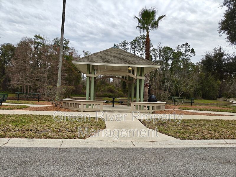 Beautiful 2 Bed / 2 Bath First-Floor Condo in Gated Community property image