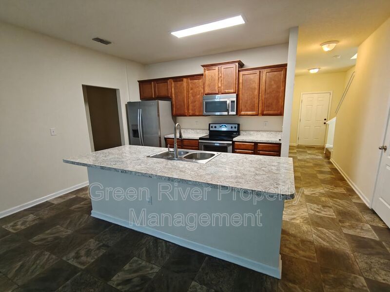 Spacious 3 Bedroom/2.5 Bathroom Two-Story Home with Garage & Fenced Yard property image