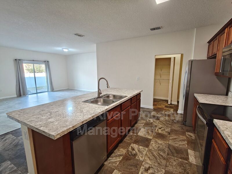 Spacious 3 Bedroom/2.5 Bathroom Two-Story Home with Garage & Fenced Yard property image