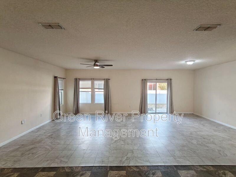 Spacious 3 Bedroom/2.5 Bathroom Two-Story Home with Garage & Fenced Yard property image