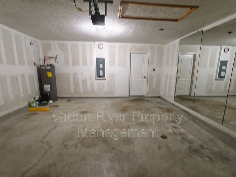 Spacious 3 Bedroom/2.5 Bathroom Two-Story Home with Garage & Fenced Yard property image