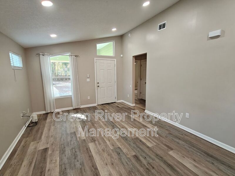 Charming 3-Bedroom Home with Spacious Yard property image