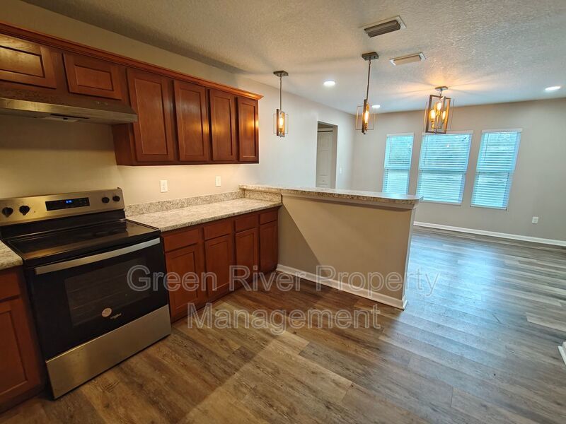 Charming 3-Bedroom Home with Spacious Yard property image