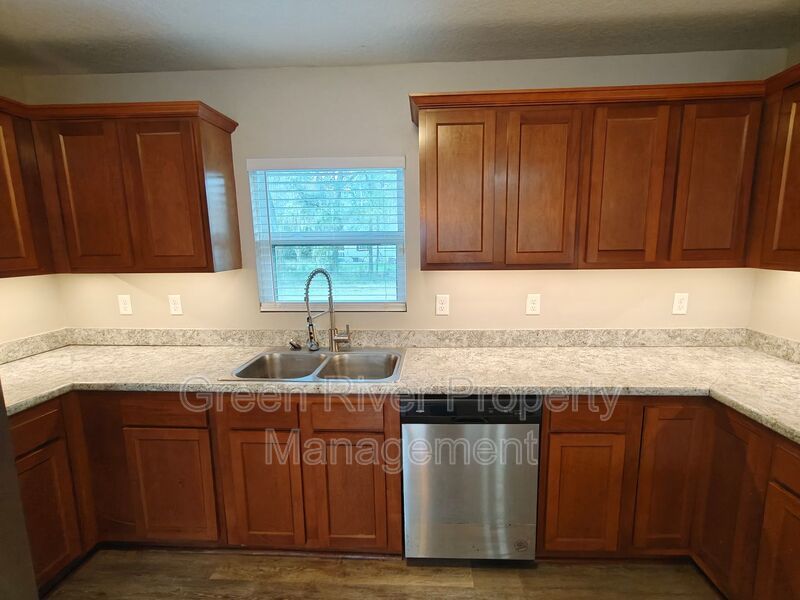 Charming 3-Bedroom Home with Spacious Yard property image