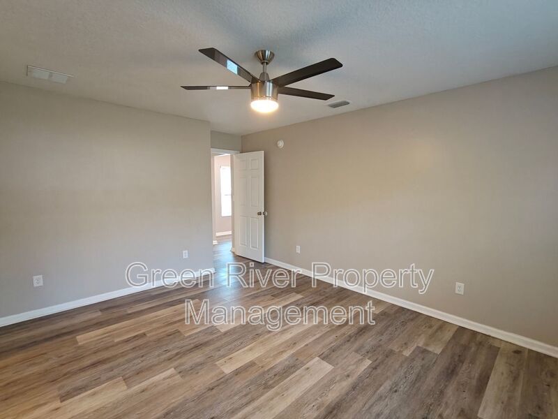 Charming 3-Bedroom Home with Spacious Yard property image