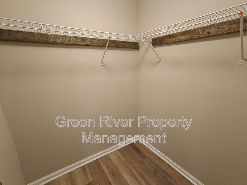 Charming 3-Bedroom Home with Spacious Yard property image