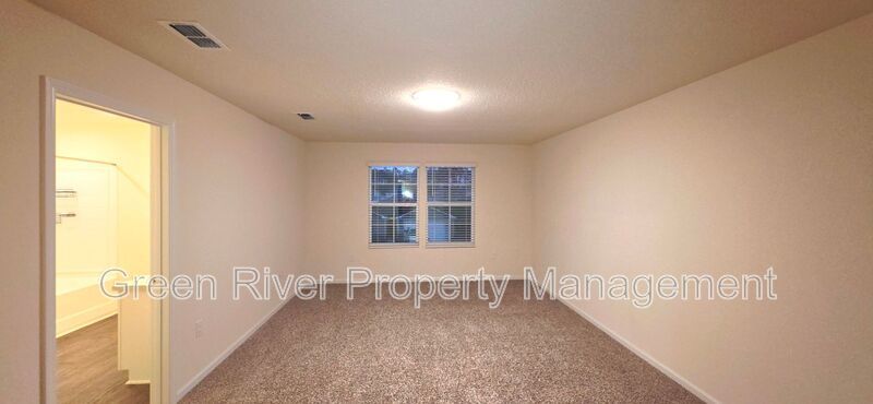 Warm Modern Living Steps from Spring Park—A Five-Bed Beauty with Space for Everyone!! property image