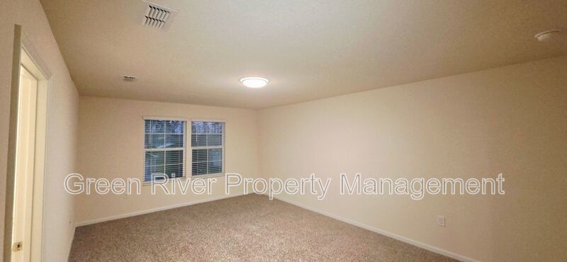 Warm Modern Living Steps from Spring Park—A Five-Bed Beauty with Space for Everyone!! property image