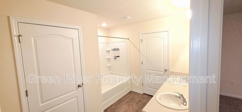 Warm Modern Living Steps from Spring Park—A Five-Bed Beauty with Space for Everyone!! property image