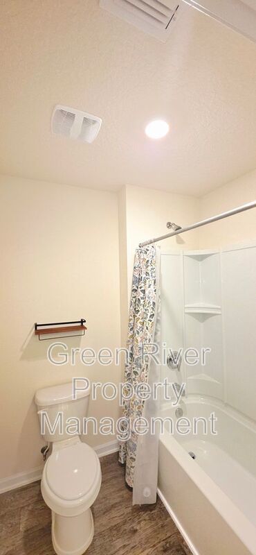 Warm Modern Living Steps from Spring Park—A Five-Bed Beauty with Space for Everyone!! property image