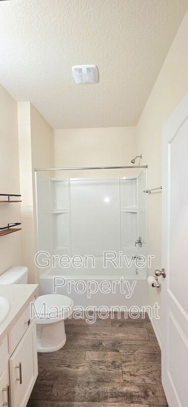 Warm Modern Living Steps from Spring Park—A Five-Bed Beauty with Space for Everyone!! property image