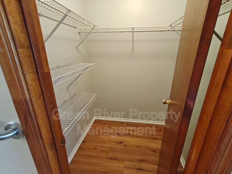 Beautiful 3BR/2BA Home with Garage, Screened Porch & Fenced Yard! property image