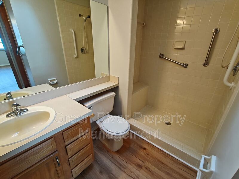 Beautiful 3BR/2BA Home with Garage, Screened Porch & Fenced Yard! property image