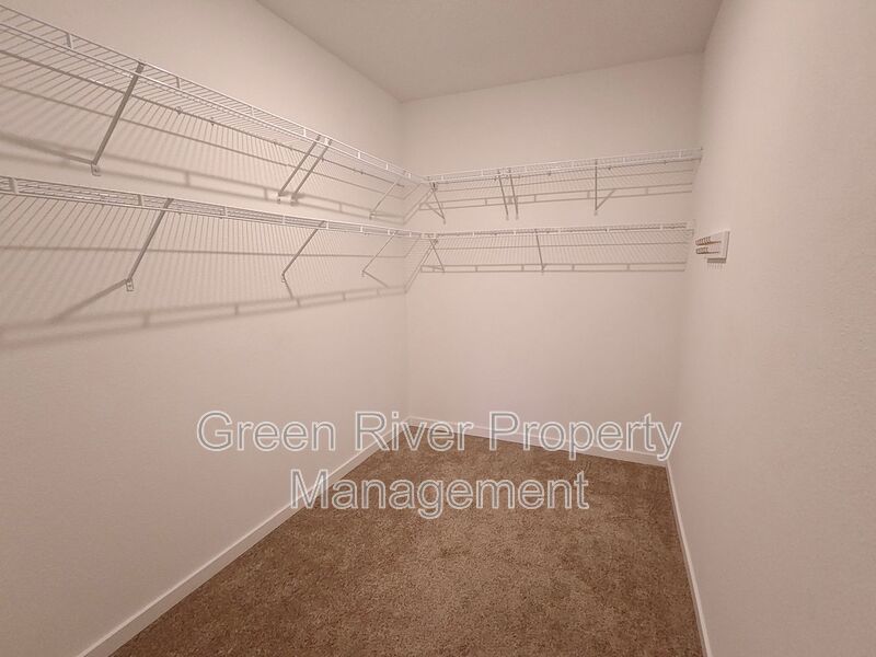 Beautiful 4-Bedroom Home for Rent in Green Cove Springs property image