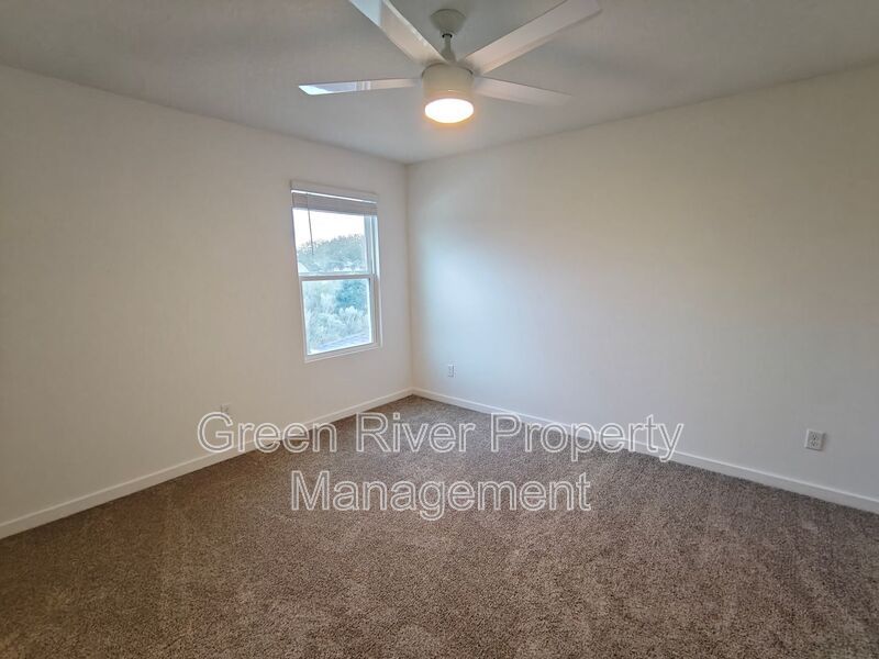 Beautiful 4-Bedroom Home for Rent in Green Cove Springs property image