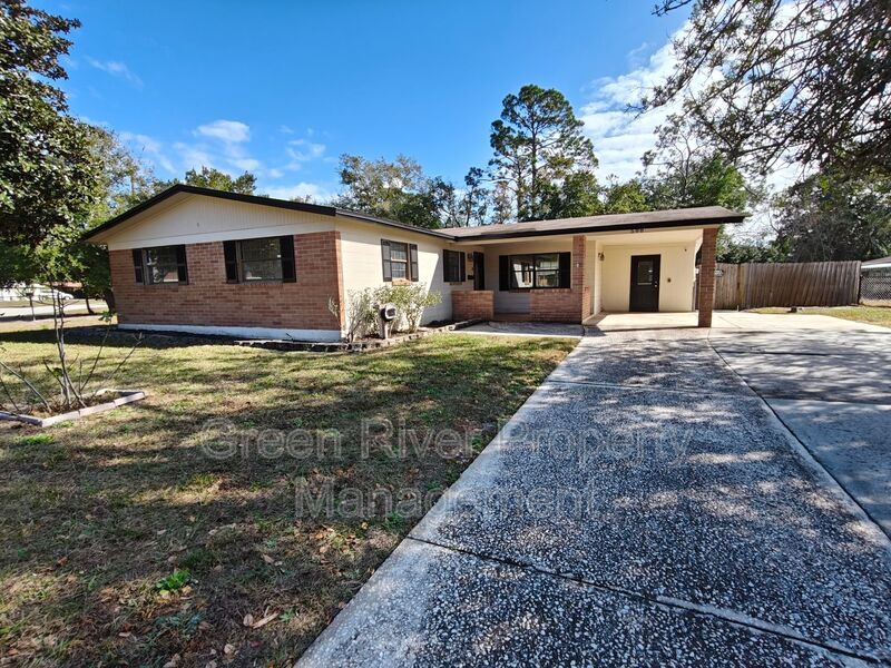 Charming 3BR Pool Home in Orange Park! property image