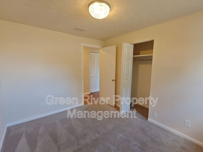 Charming 3BR Pool Home in Orange Park! property image