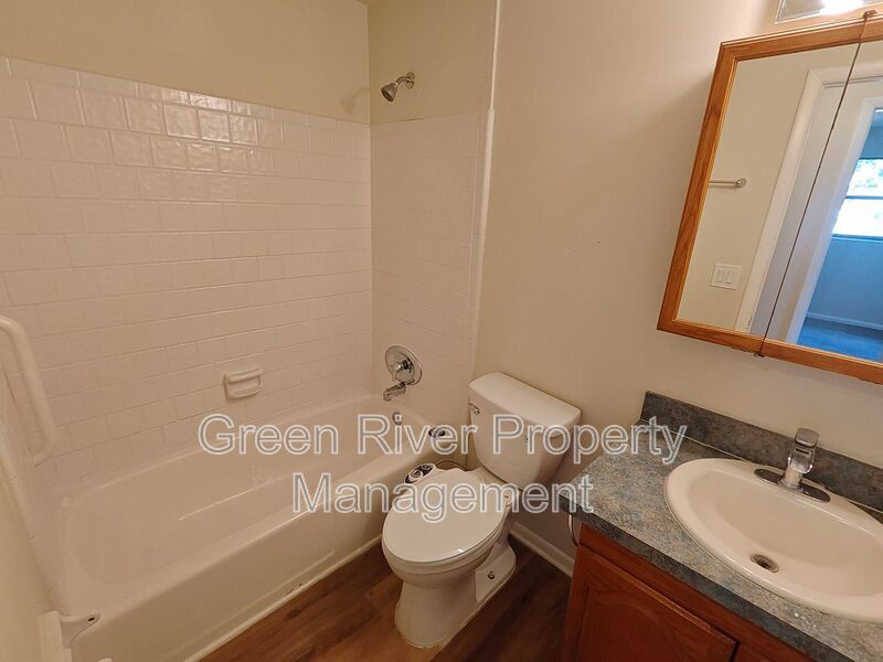 Charming 3BR Pool Home in Orange Park! property image