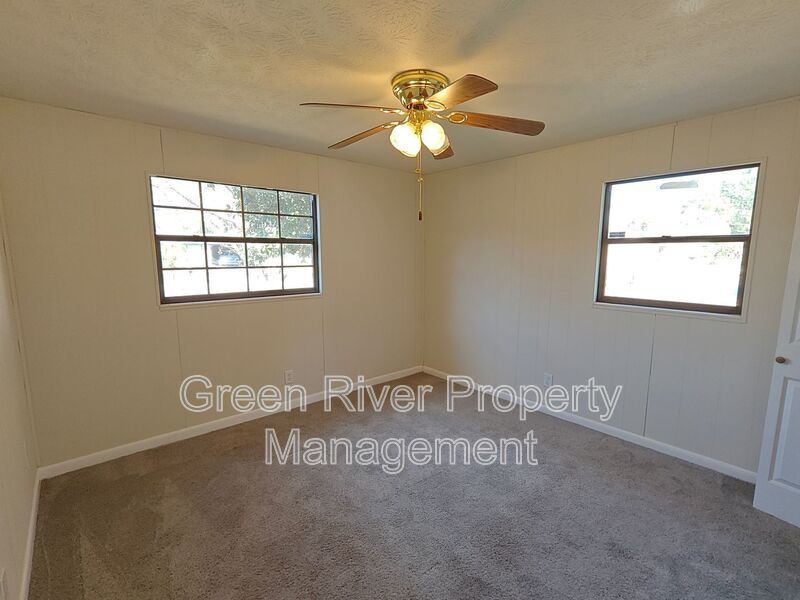 Charming 3BR Pool Home in Orange Park! property image