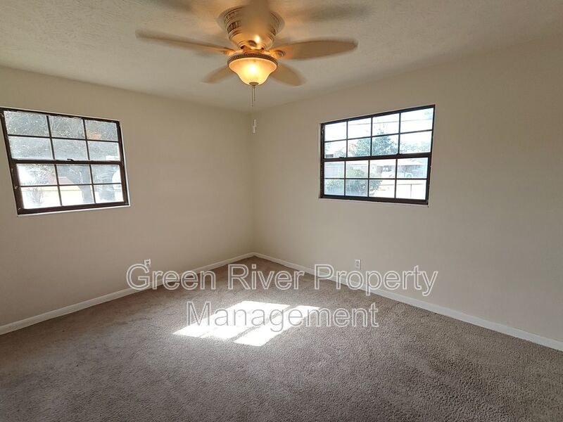 Charming 3BR Pool Home in Orange Park! property image