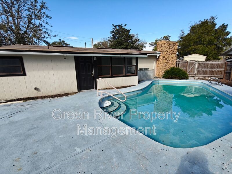 Charming 3BR Pool Home in Orange Park! property image