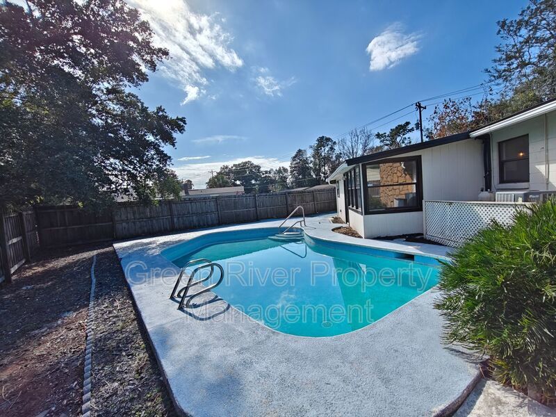 Charming 3BR Pool Home in Orange Park! property image