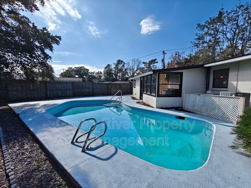 Charming 3BR Pool Home in Orange Park! property image