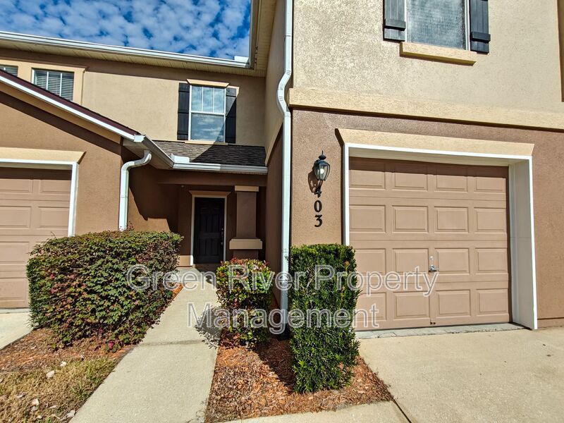 3 Bedroom, 2.5 Bathroom Townhome located in Fleming Island!! property image