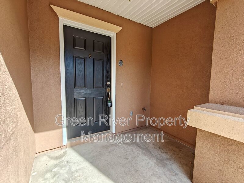 3 Bedroom, 2.5 Bathroom Townhome located in Fleming Island!! property image