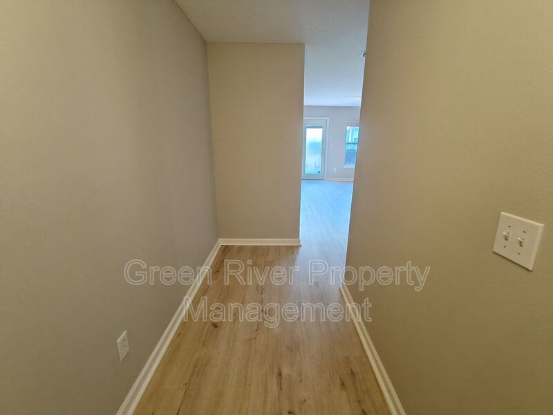 3 Bedroom, 2.5 Bathroom Townhome located in Fleming Island!! property image