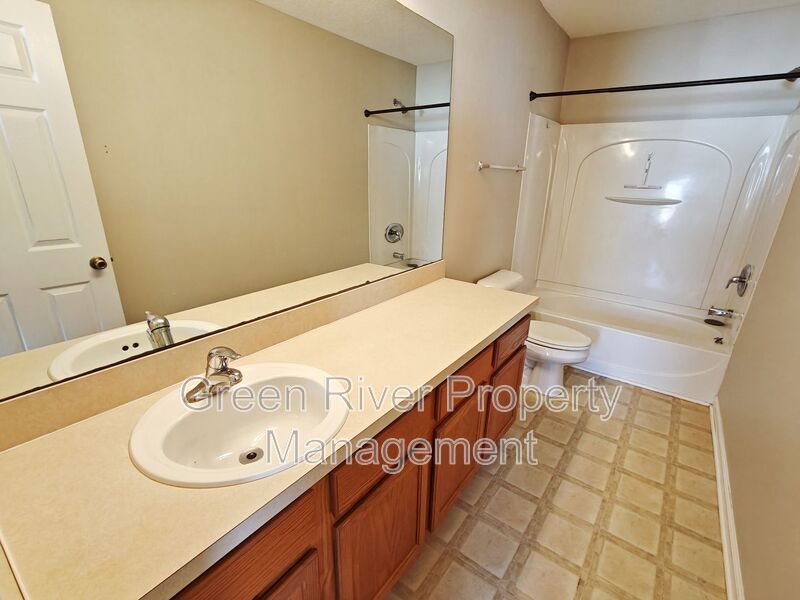 3 Bedroom, 2.5 Bathroom Townhome located in Fleming Island!! property image