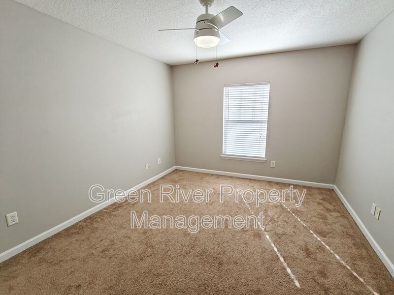 3 Bedroom, 2.5 Bathroom Townhome located in Fleming Island!! property image