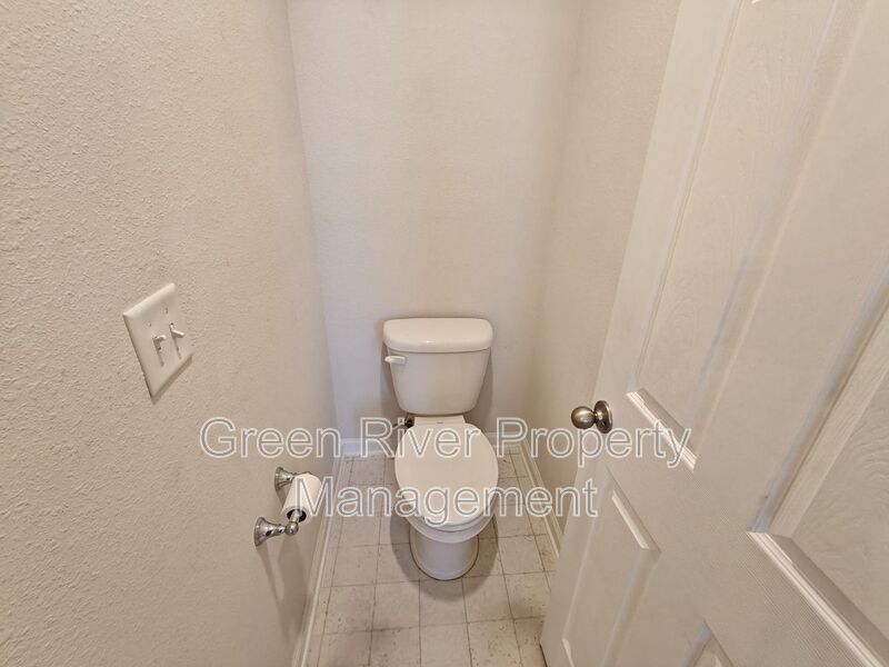 Stylish Two-Story 4BR Home with Open Concept & Spacious Backyard property image