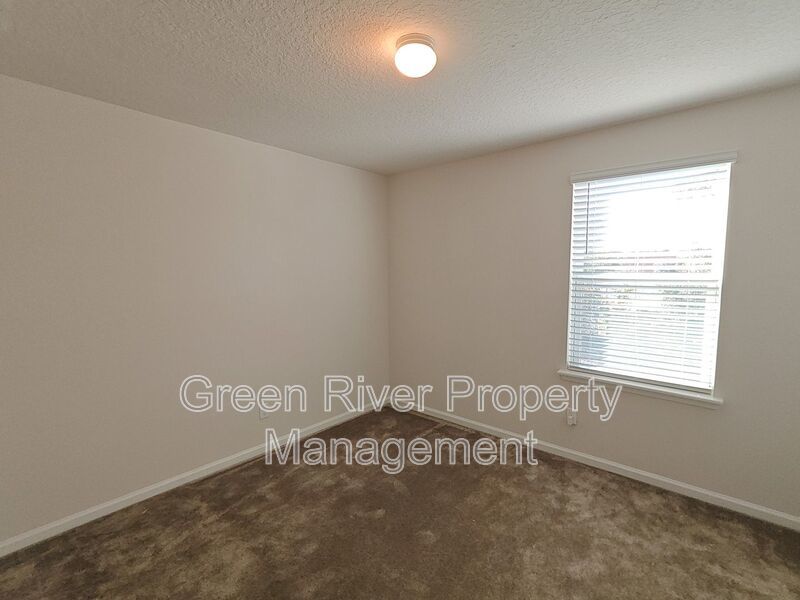 Stylish Two-Story 4BR Home with Open Concept & Spacious Backyard property image