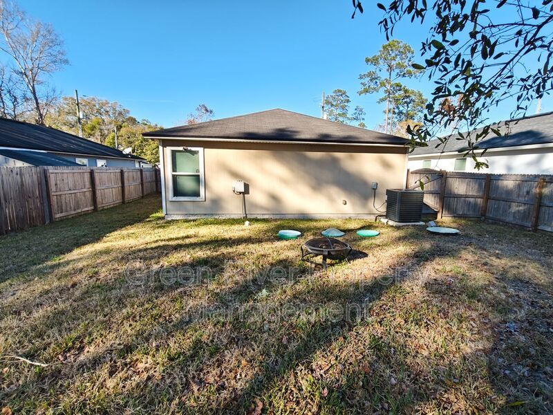 Spacious 4-Bedroom Home with Fenced Yard & Pet-Friendly Living property image