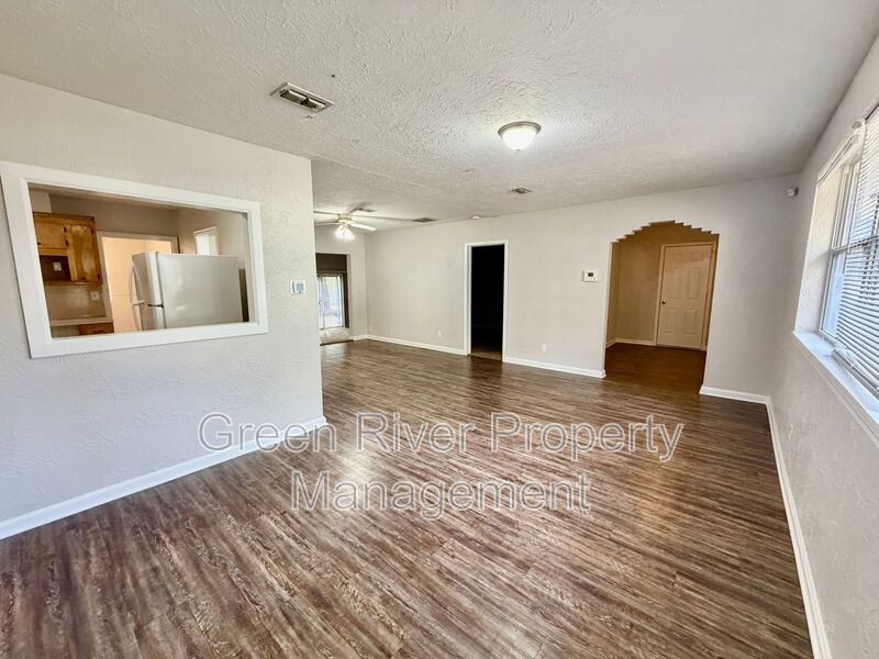Spacious & Stylish 4-Bedroom Retreat with Den, Fireplace in Spring Park! property image