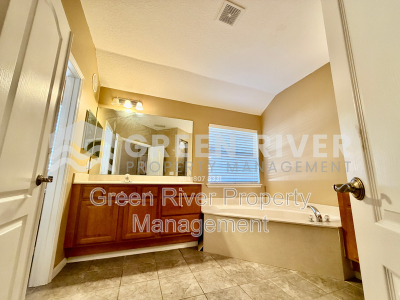 Luxury Living in The Oaks at Oakleaf – 4BR Retreat & Resort-Style Amenities property image