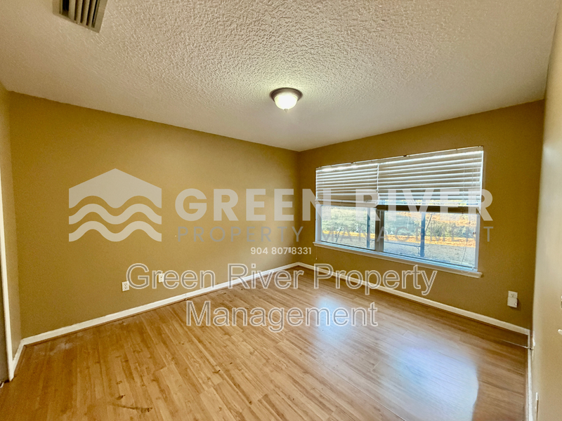 Luxury Living in The Oaks at Oakleaf – 4BR Retreat & Resort-Style Amenities property image