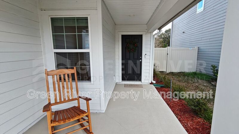 Where Comfort Meets Convenience – Spacious 3/2 with Pond View property image
