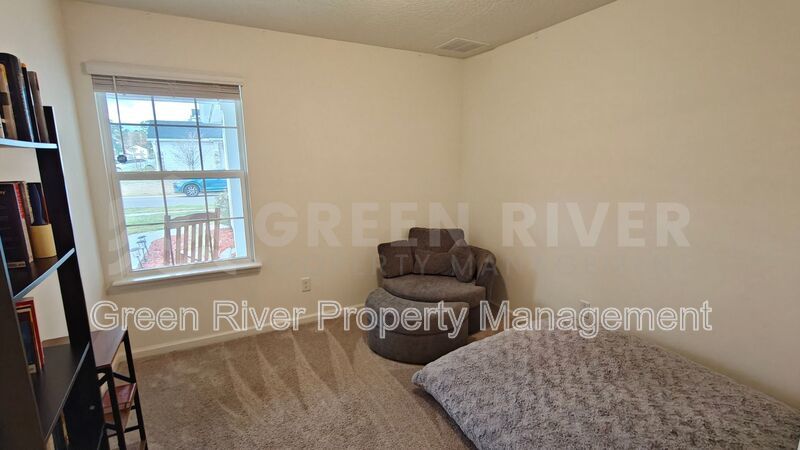 Where Comfort Meets Convenience – Spacious 3/2 with Pond View property image