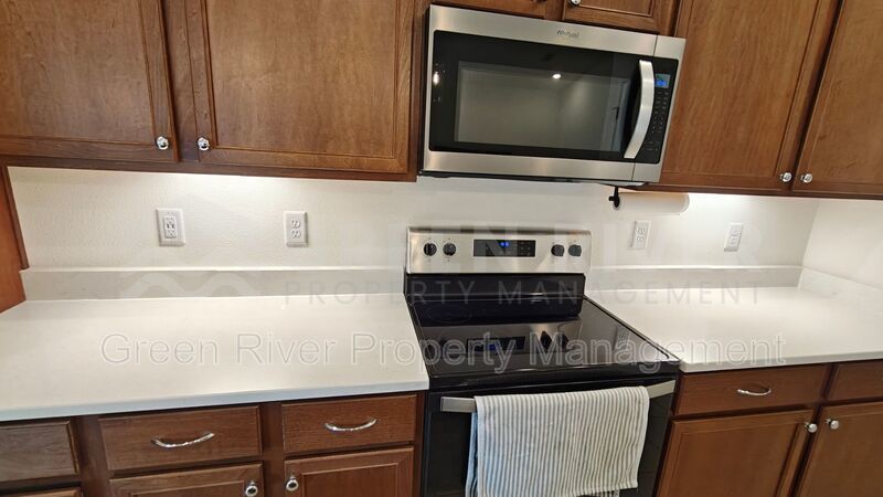 Where Comfort Meets Convenience – Spacious 3/2 with Pond View property image